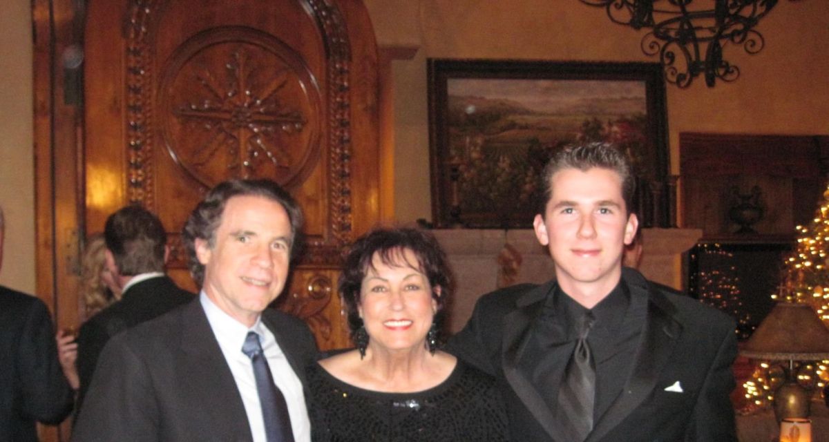 [Moore Family - click for 246x140 image (15K)